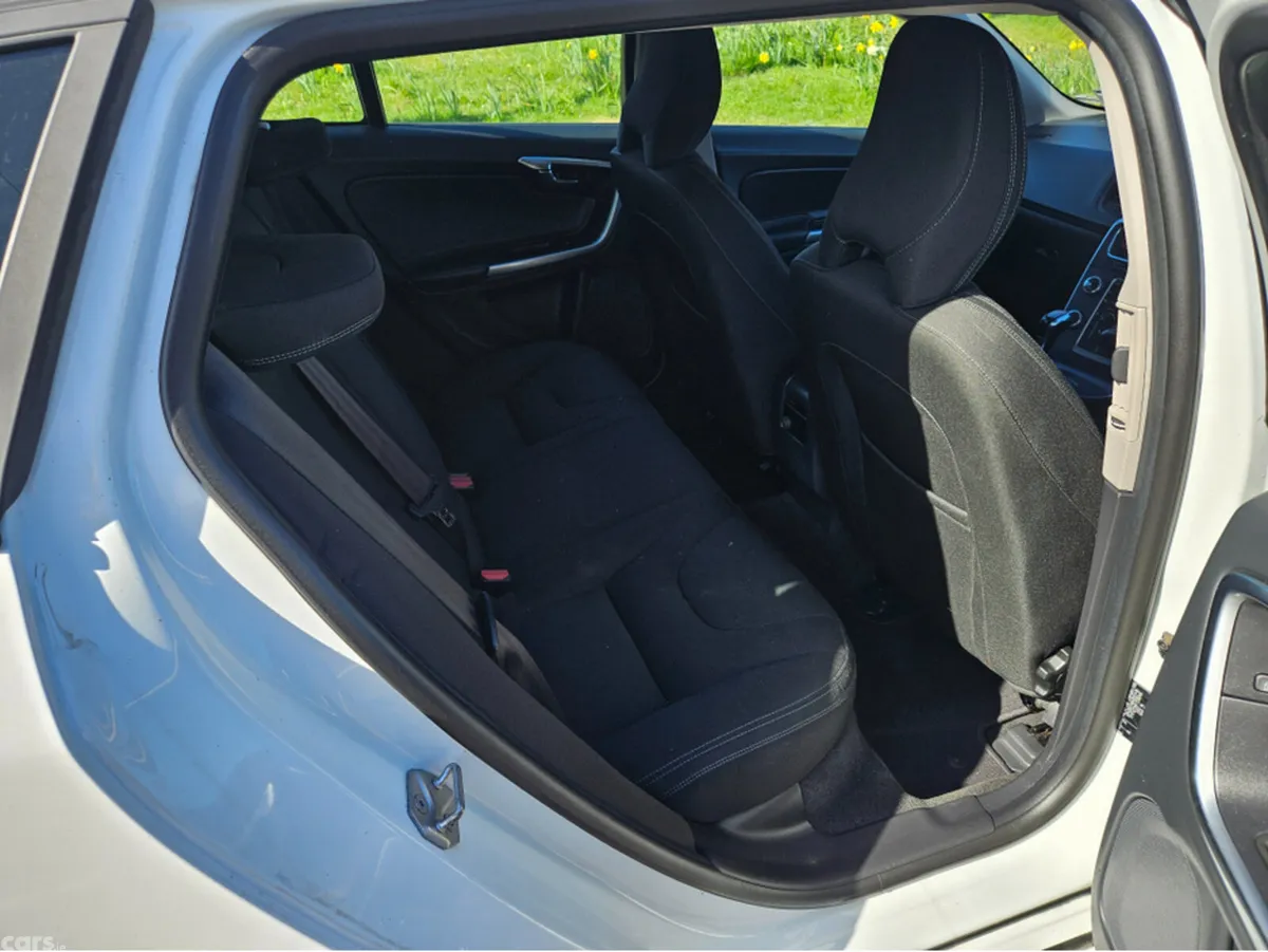 Volvo V60 Estate, Diesel, 2015, White