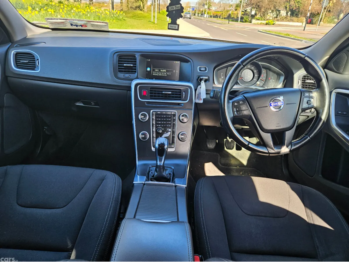Volvo V60 Estate, Diesel, 2015, White