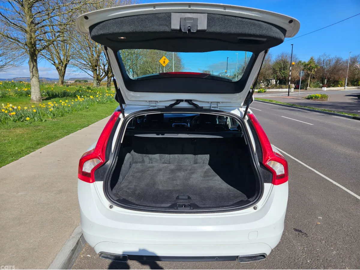 Volvo V60 Estate, Diesel, 2015, White
