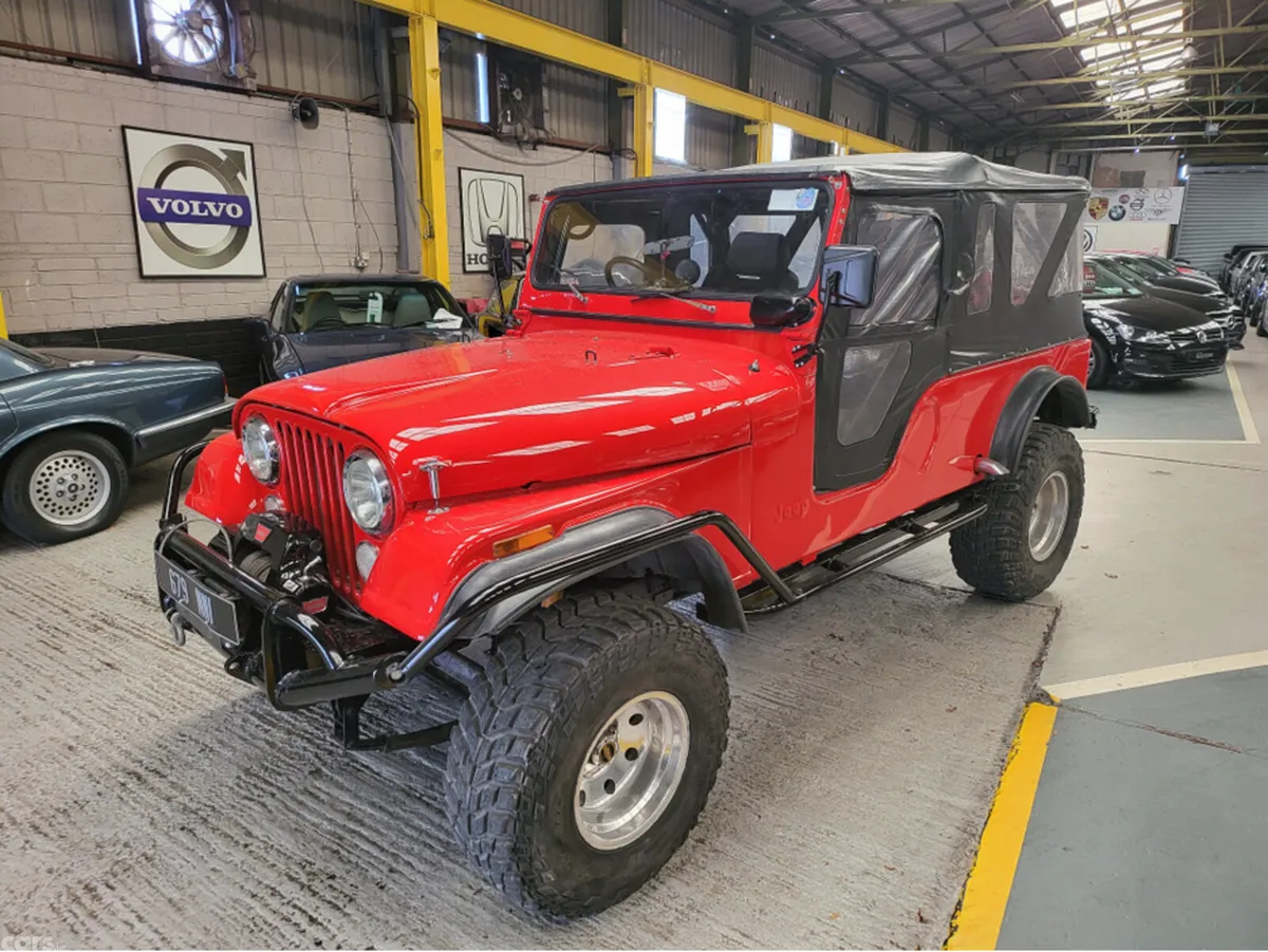 Jeep Renegade SUV, Petrol, 1975, Red
