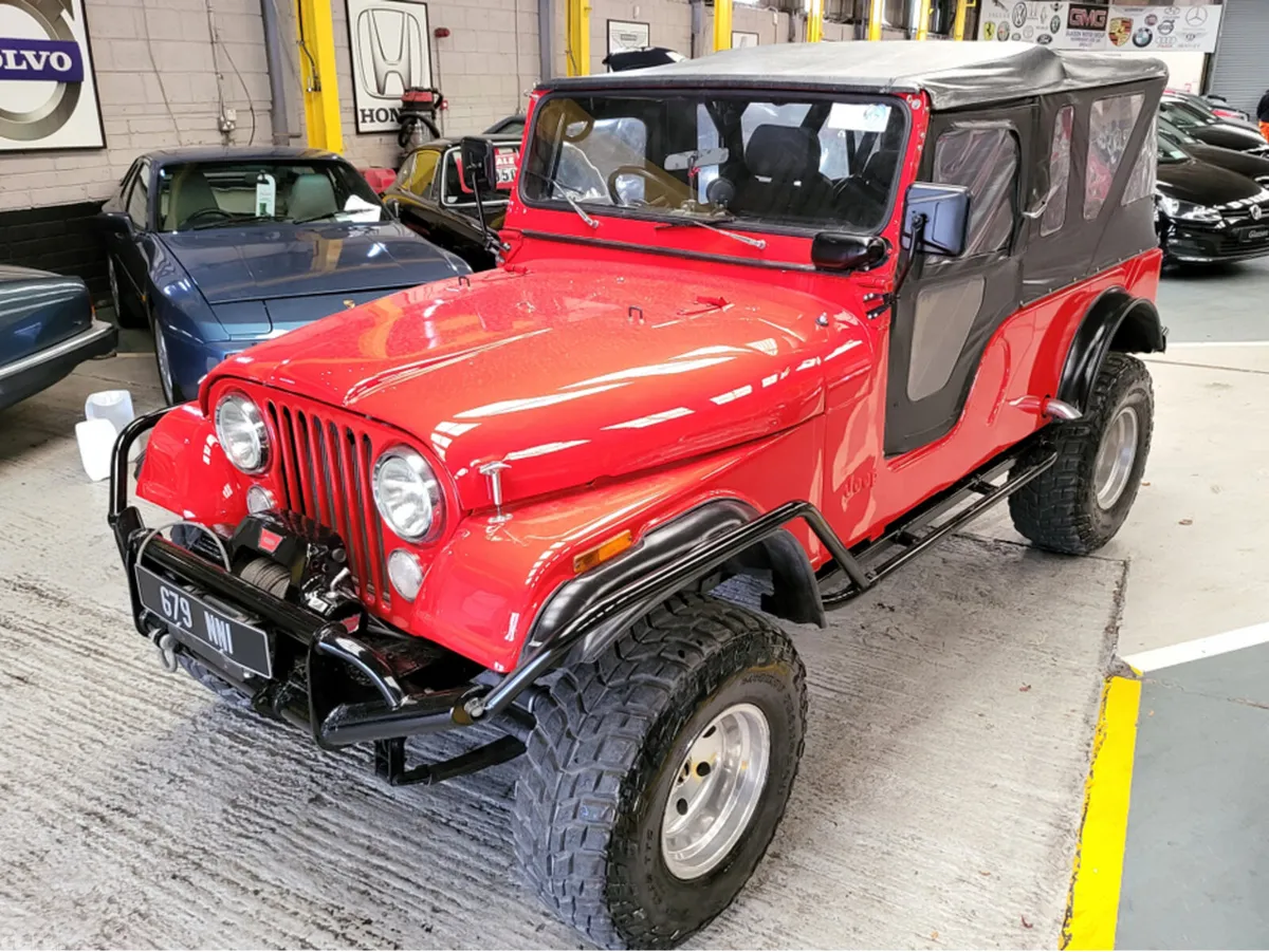 Jeep Renegade SUV, Petrol, 1975, Red