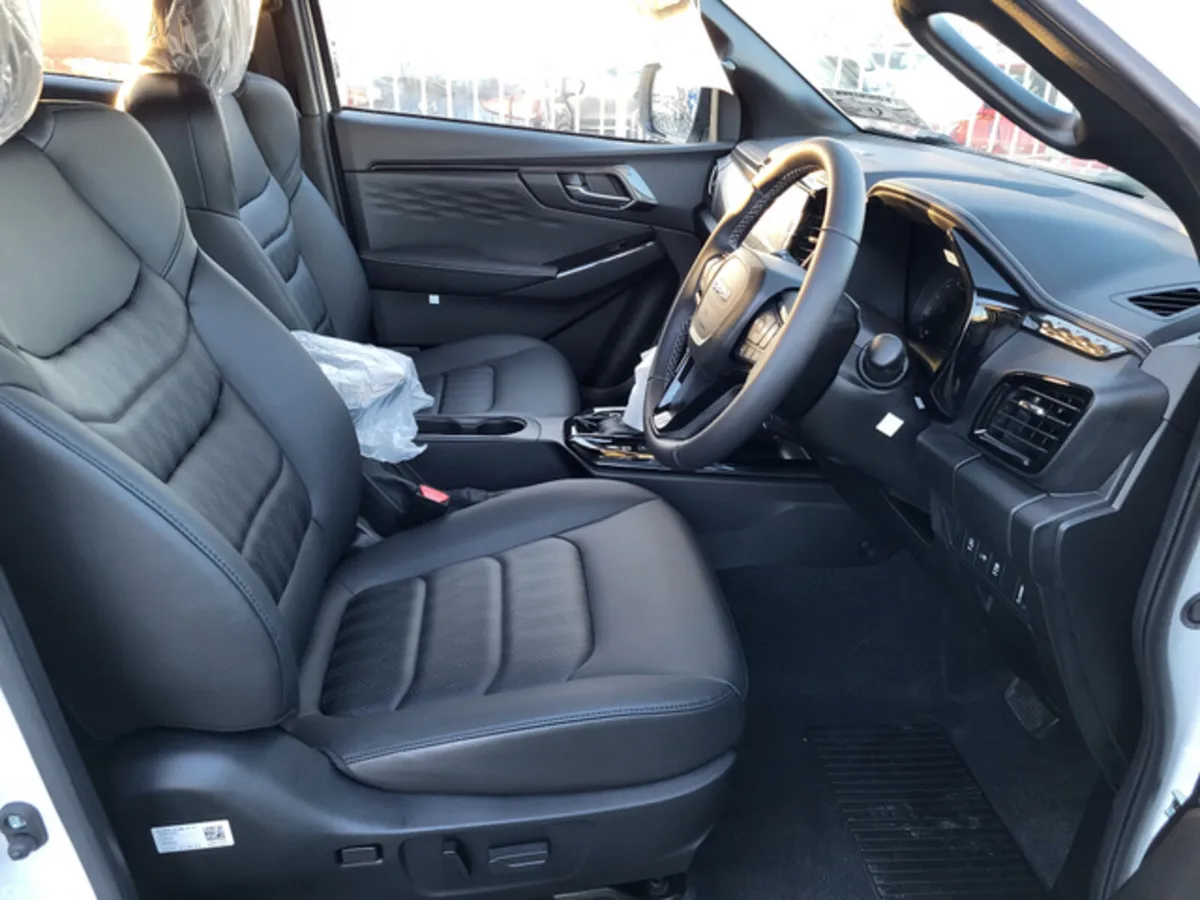 Isuzu D-Max Pick Up, Diesel, 2027, White