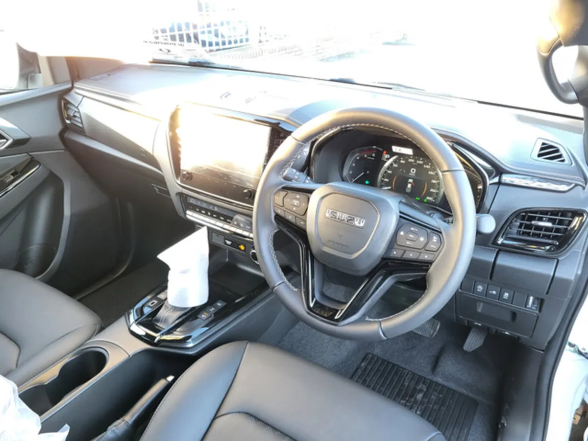 Isuzu D-Max Pick Up, Diesel, 2027, White