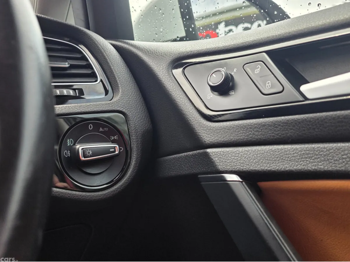 Volkswagen Golf Hatchback, Petrol, 2014, White