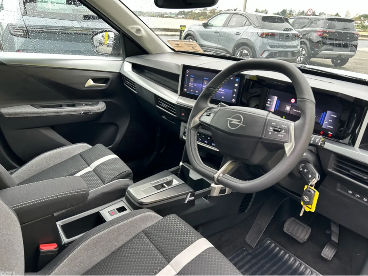 Opel Frontera SUV, Electric, 2026, Silver