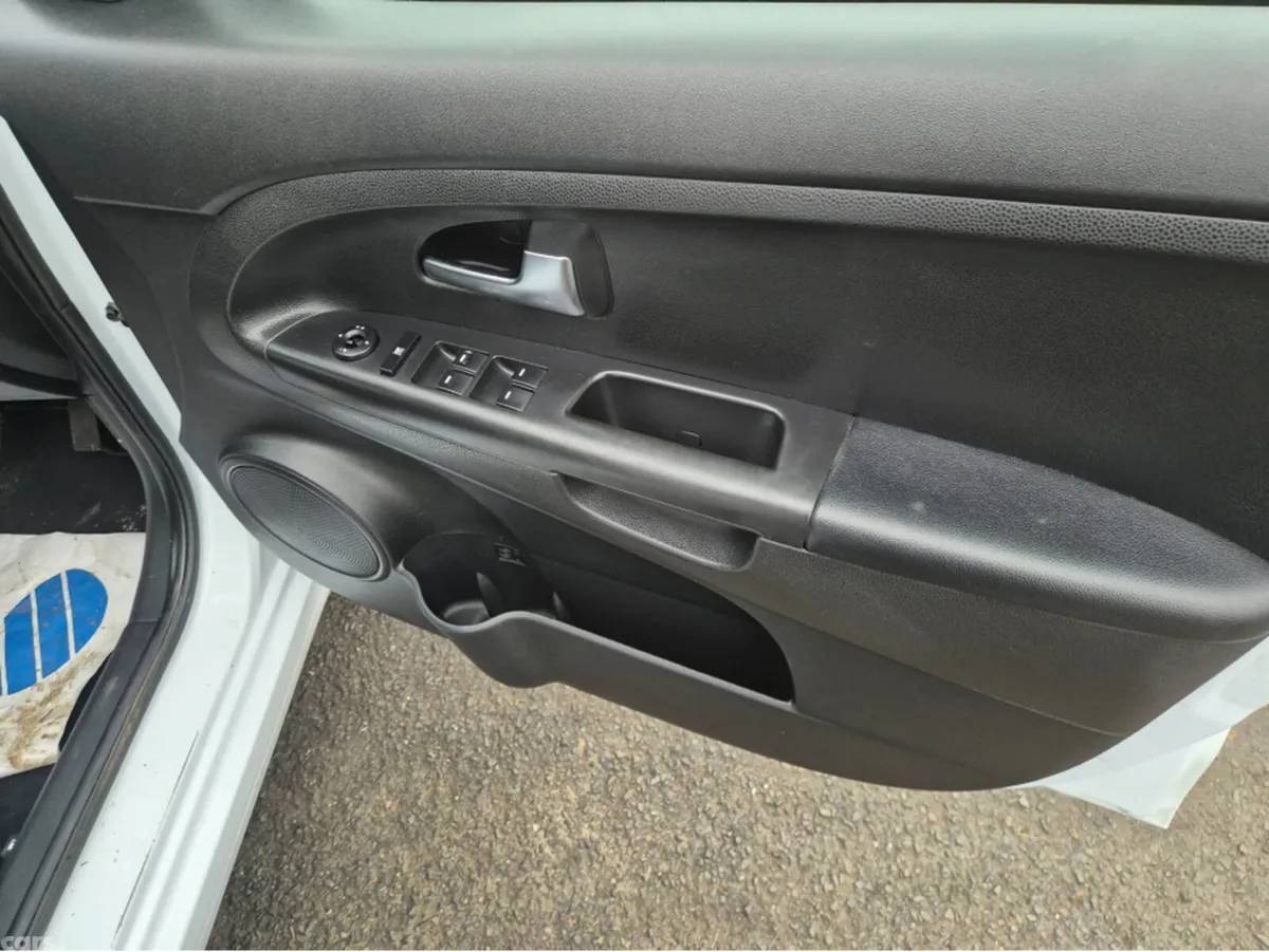 Kia Venga MPV, Diesel, 2018, White