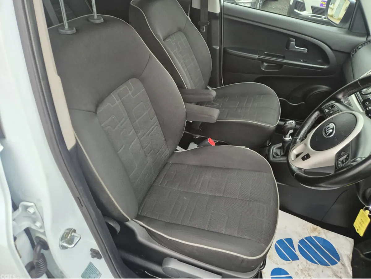 Kia Venga MPV, Diesel, 2018, White