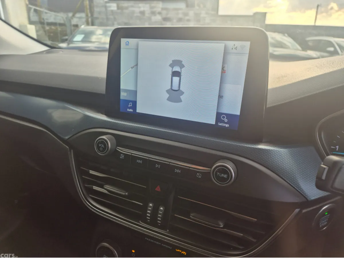 Ford Focus Hatchback, Diesel, 2021, Red