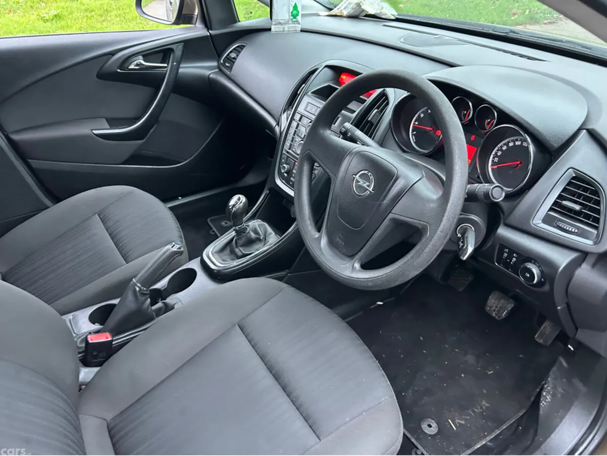 Opel Astra Saloon, Petrol, 2013, Bronze
