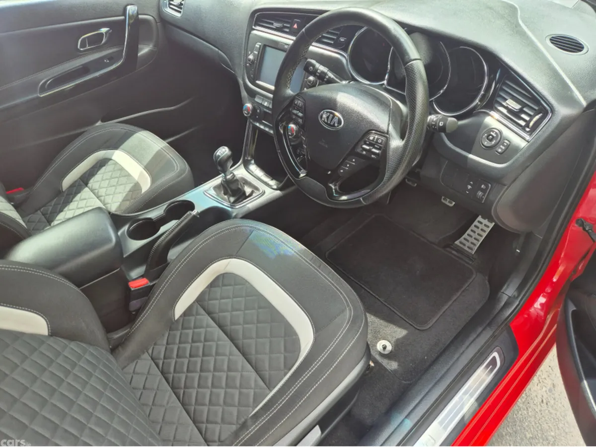 Kia ProCeed Hatchback, Diesel, 2018, Red