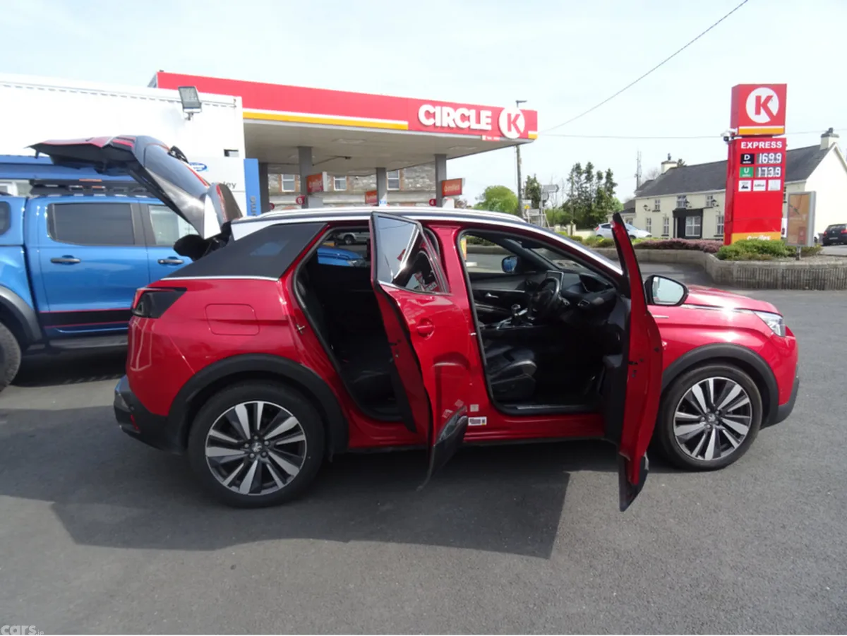 Peugeot 3008 Hatchback, Diesel, 2018, Red