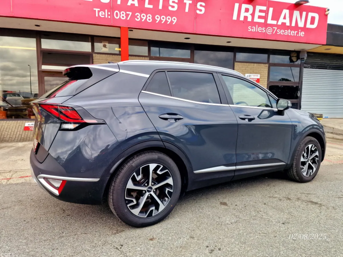 Kia Sportage MPV, Diesel, 2022, Grey