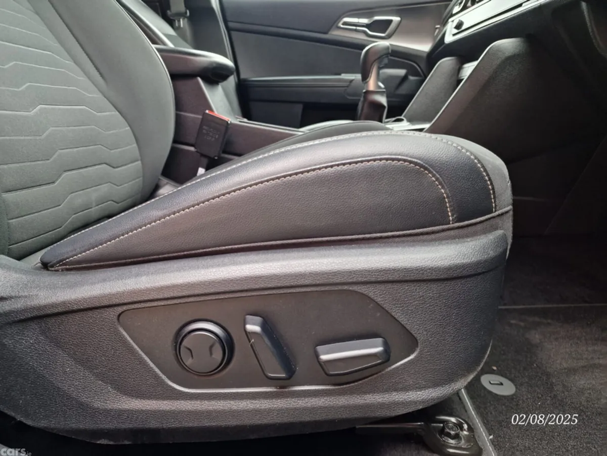 Kia Sportage MPV, Diesel, 2022, Grey