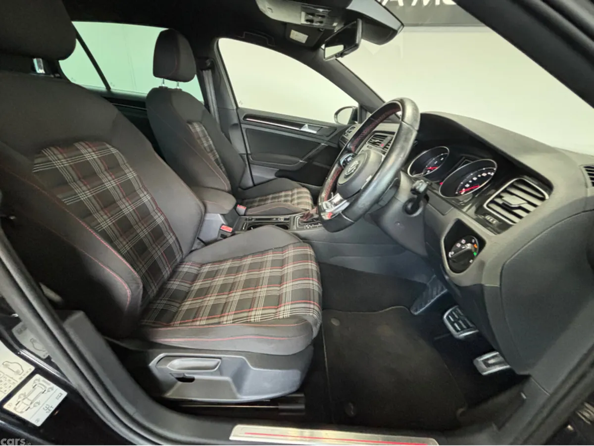 Volkswagen Golf Hatchback, Petrol, 2016, Black