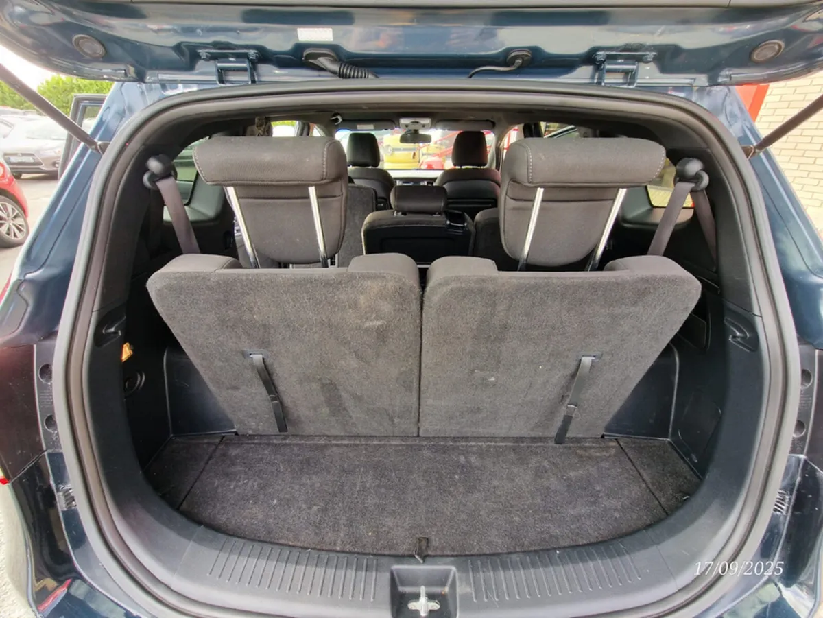 Kia Carens MPV, Diesel, 2018, Blue