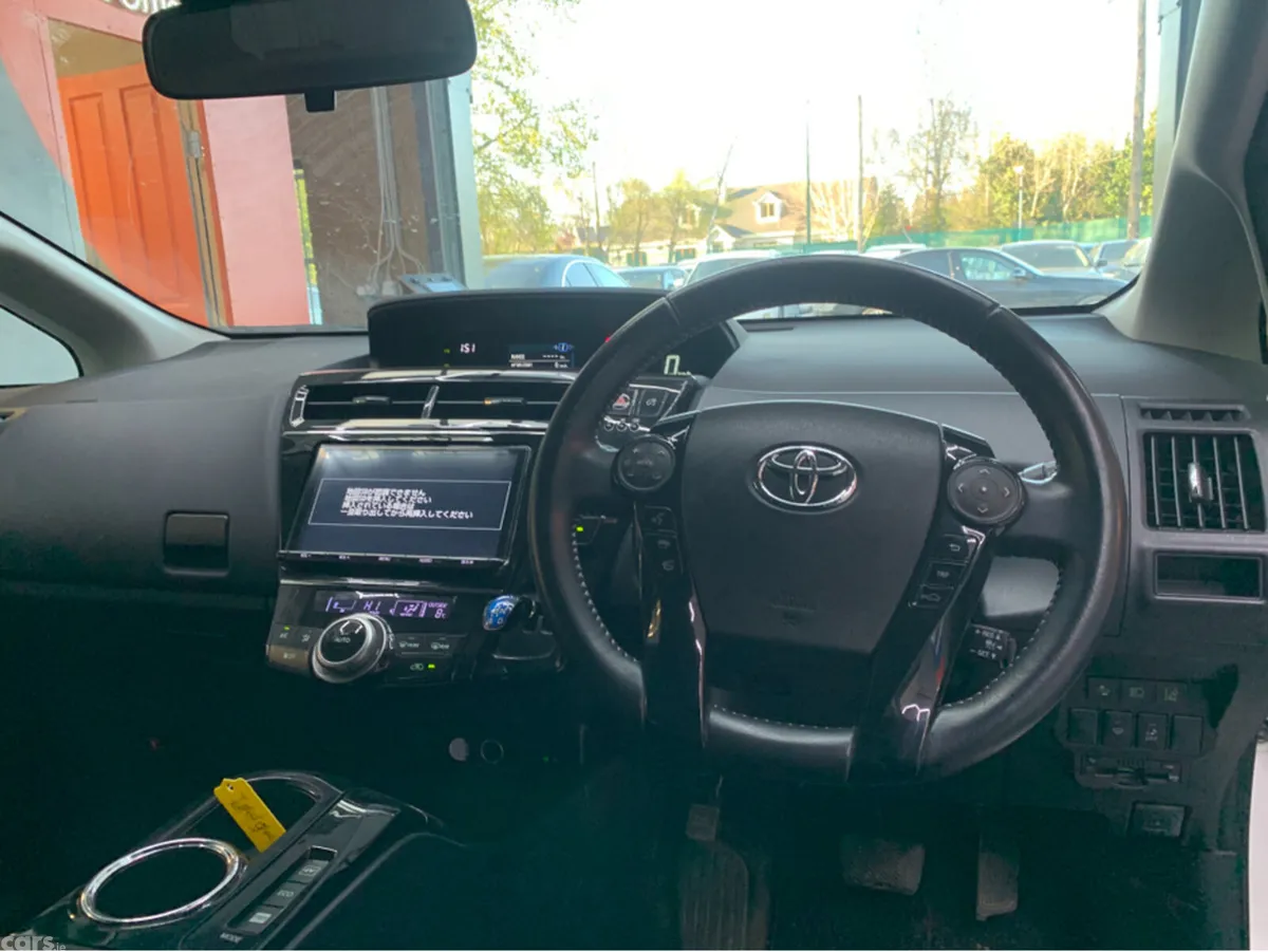 Toyota Prius MPV, Petrol Hybrid, 2017, White