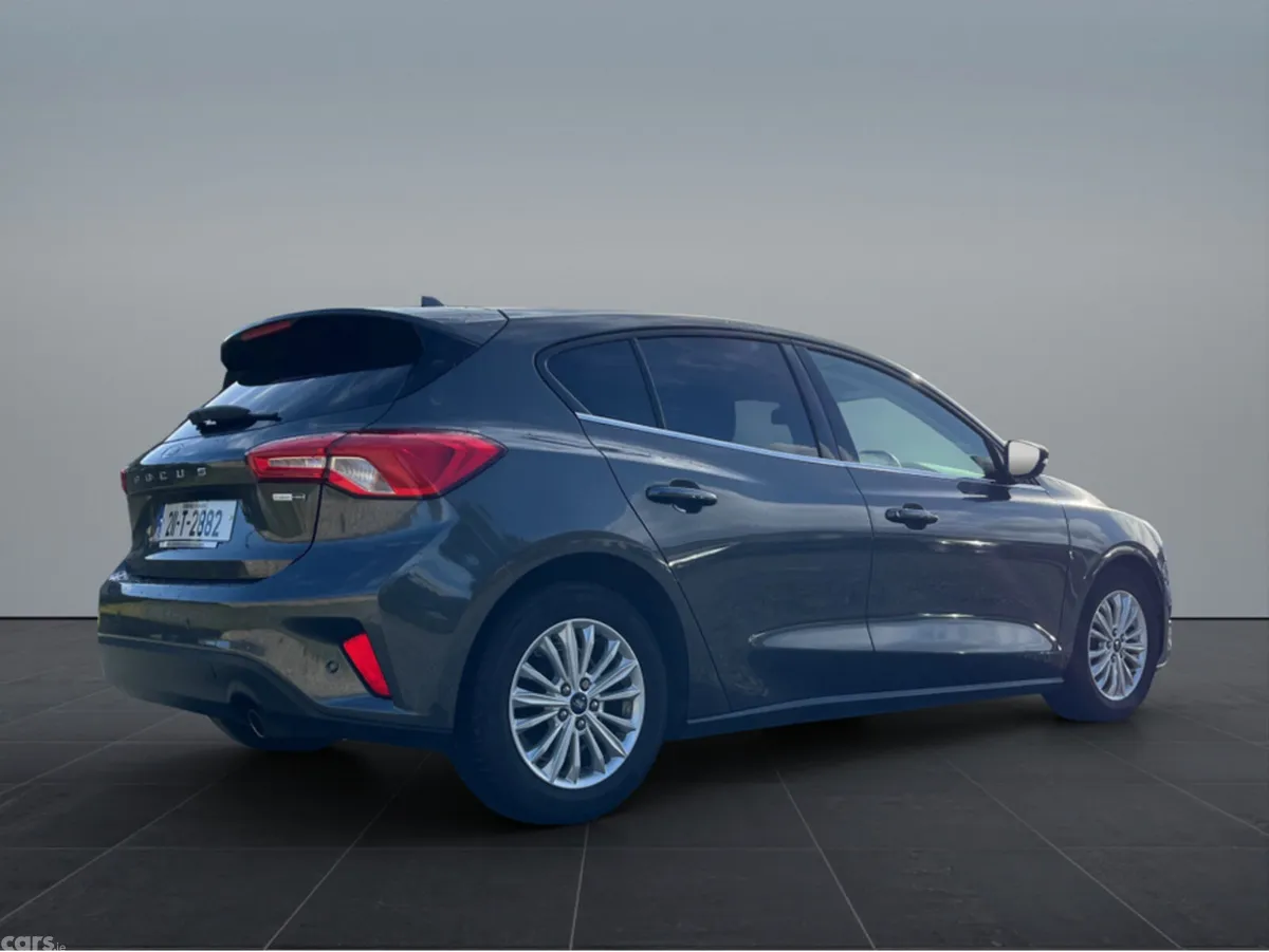 Ford Focus Hatchback, Petrol Hybrid, 2021, Grey