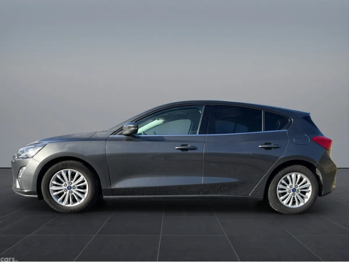 Ford Focus Hatchback, Petrol Hybrid, 2021, Grey