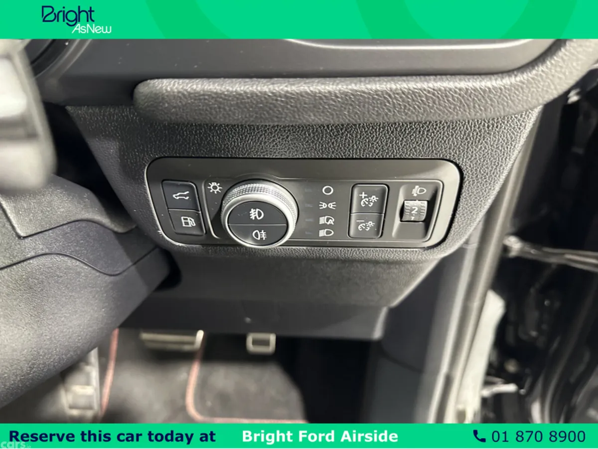 Ford Kuga MPV, Petrol Plug-in Hybrid, 2023, Black