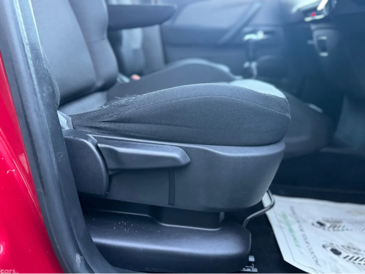 Citroen Grand C4 Picasso MPV, Diesel, 2017, Red