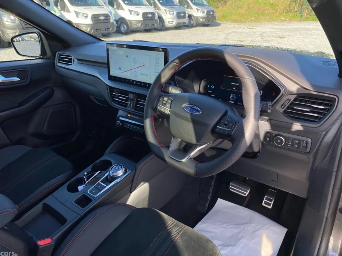 Ford Kuga SUV, Petrol Plug-in Hybrid, 2026, Grey