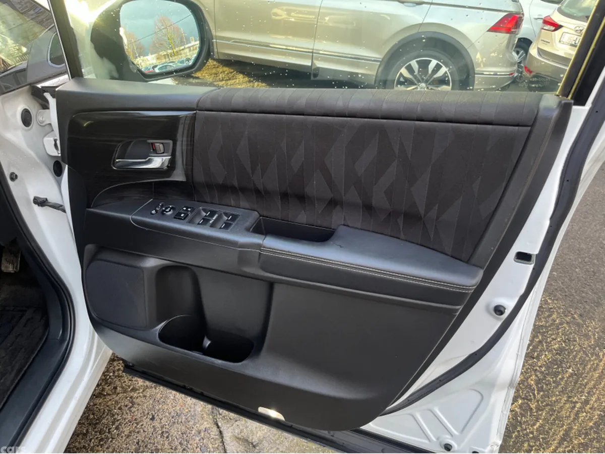 Honda Odyssey MPV, Petrol Hybrid, 2019, White