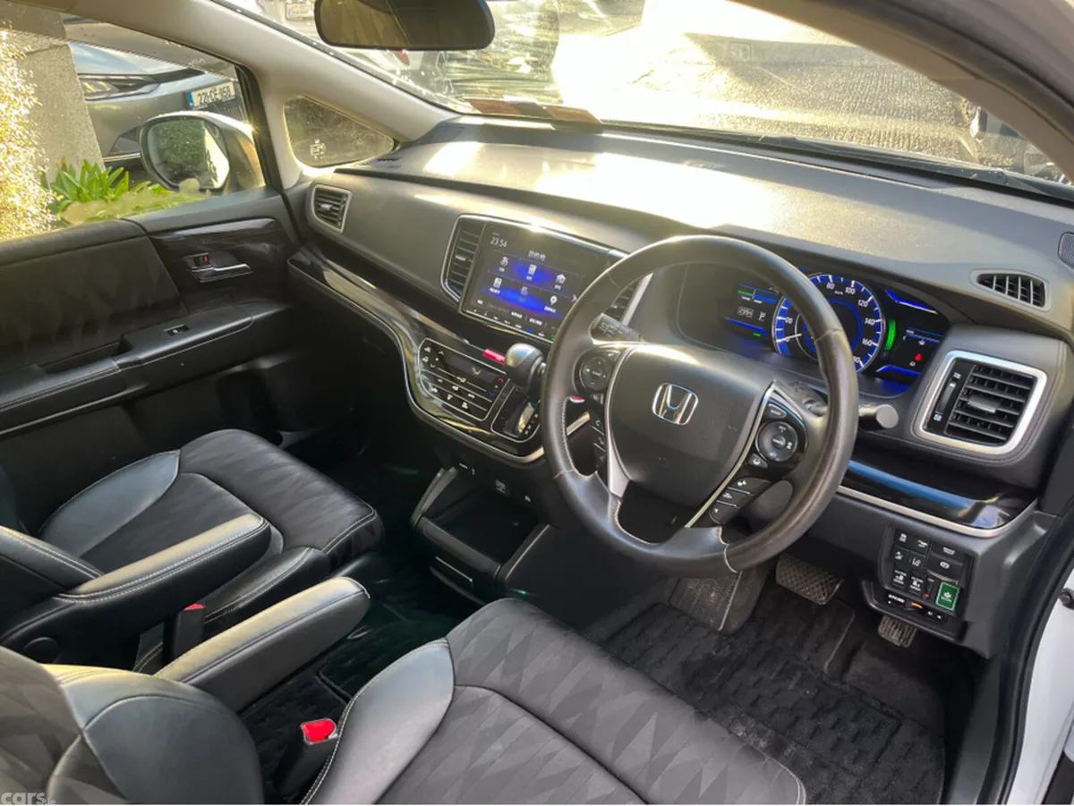 Honda Odyssey MPV, Petrol Hybrid, 2019, White