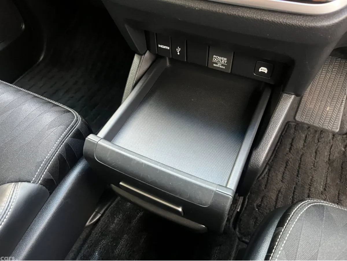 Honda Odyssey MPV, Petrol Hybrid, 2019, White