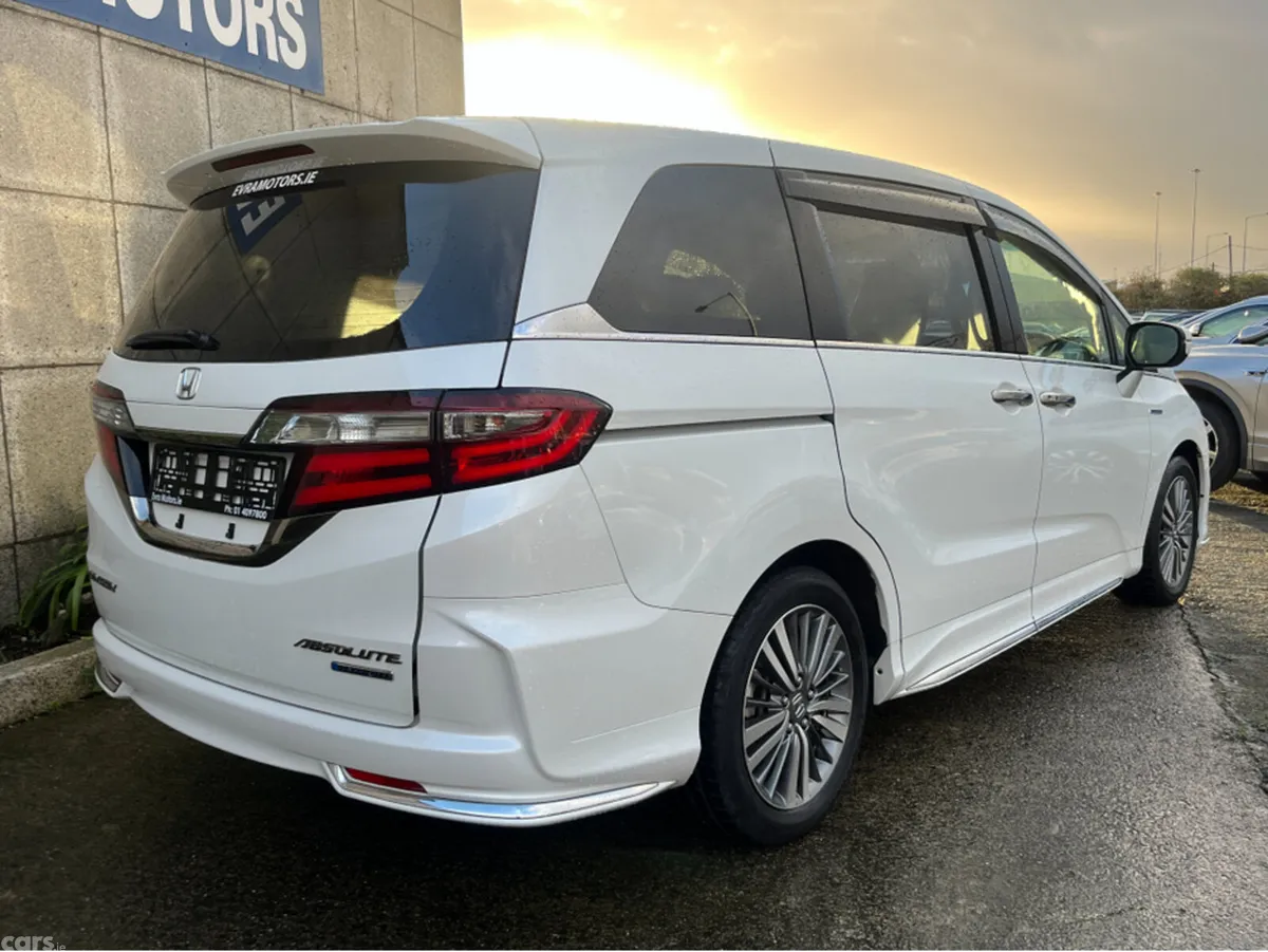 Honda Odyssey MPV, Petrol Hybrid, 2019, White
