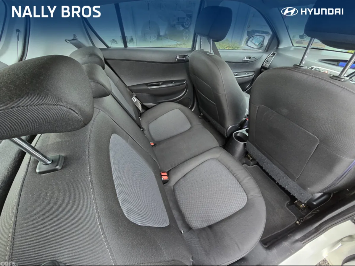 Hyundai i20 Hatchback, Diesel, 2014, White