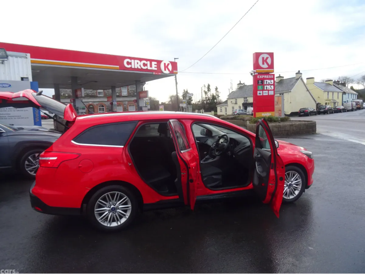 Ford Focus Estate, Diesel, 2017, Red