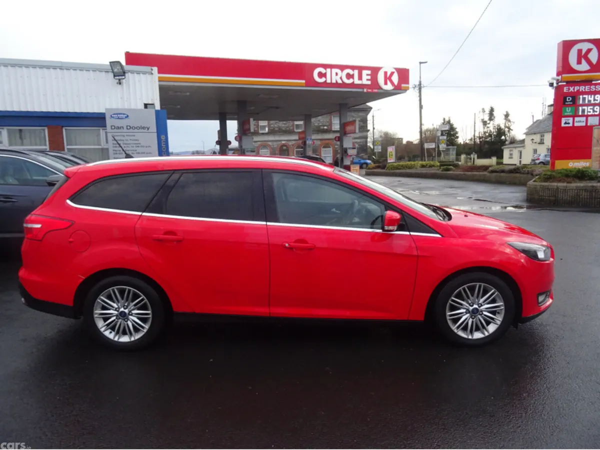 Ford Focus Estate, Diesel, 2017, Red