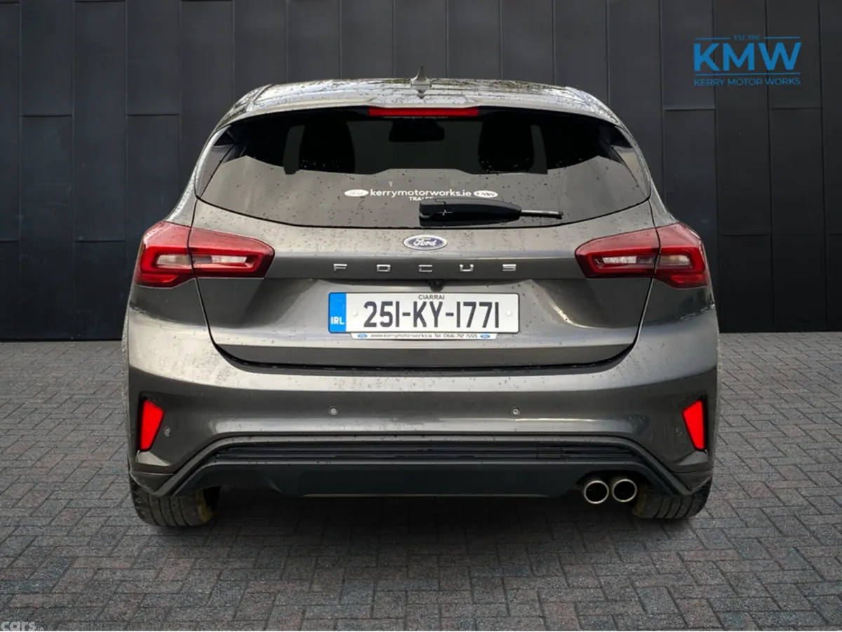 Ford Focus Hatchback, Petrol, 2025, Grey