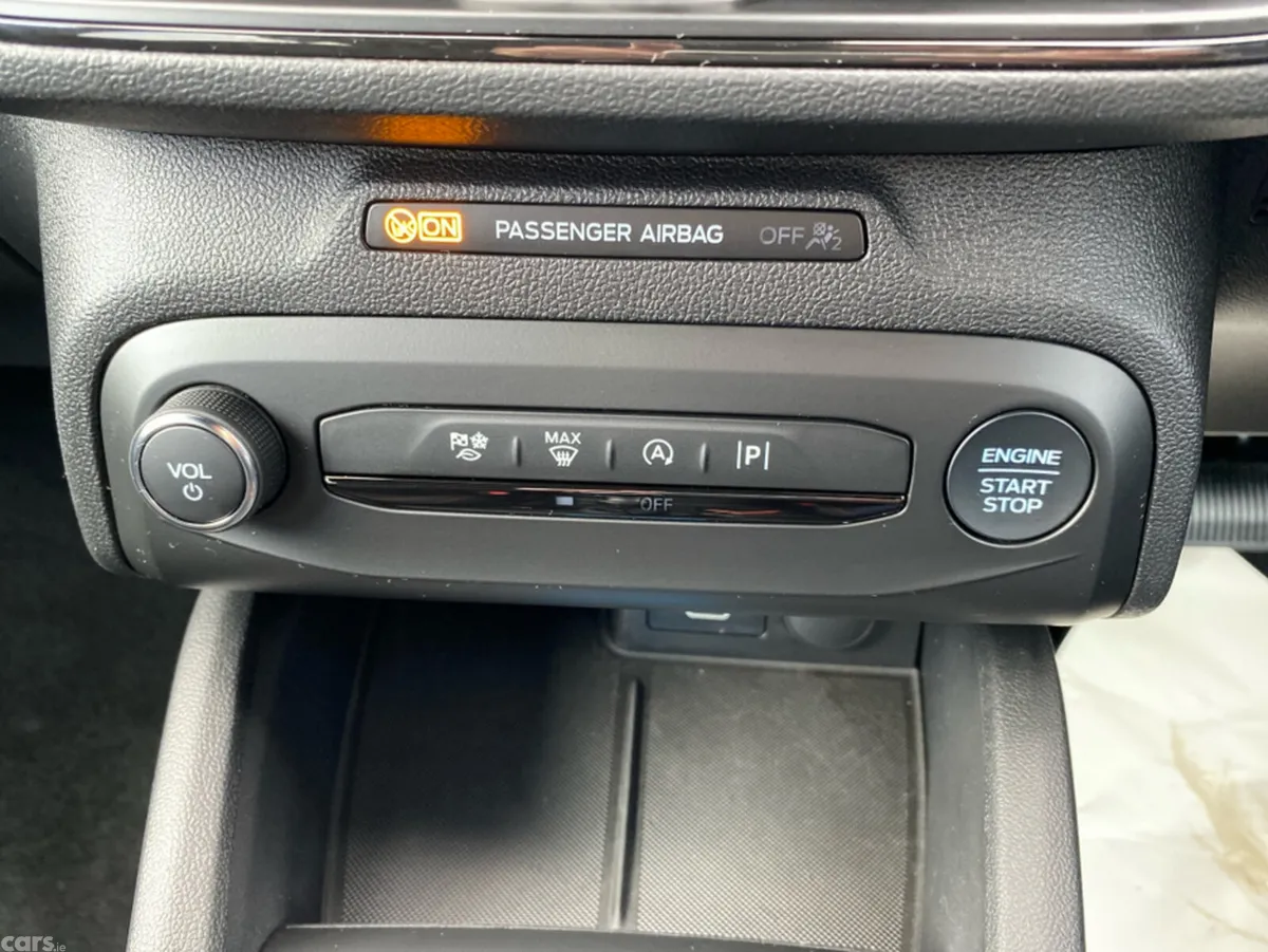 Ford Focus Hatchback, Petrol, 2025, Grey