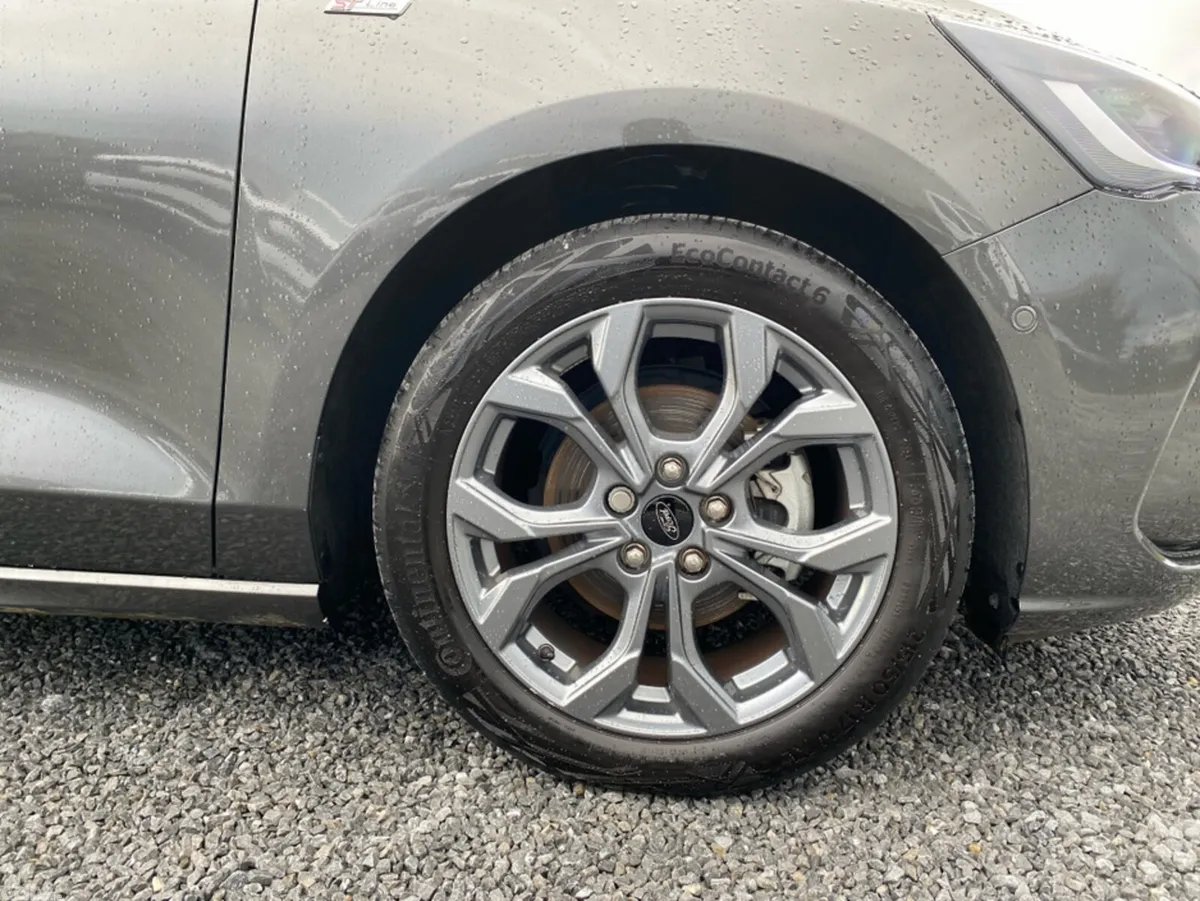 Ford Focus Hatchback, Petrol, 2025, Grey