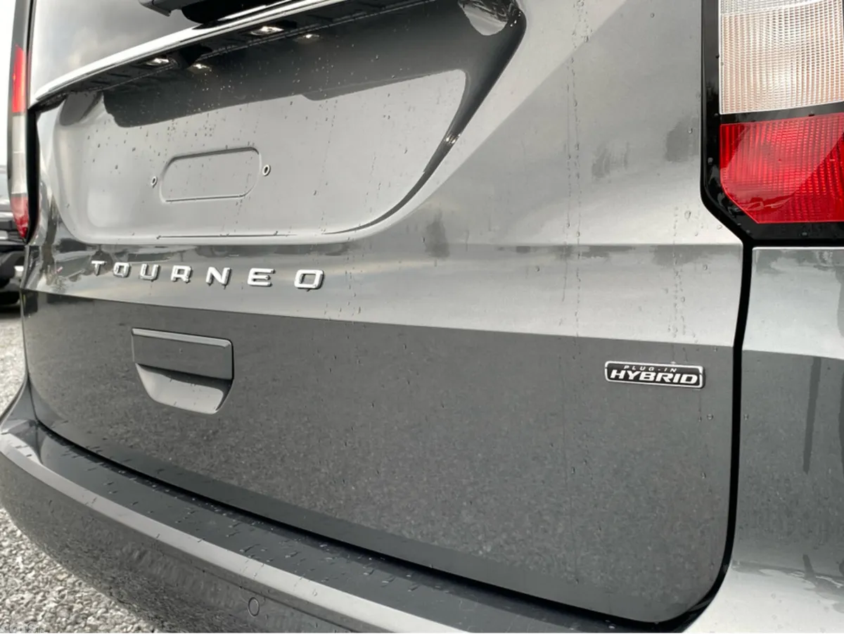 Ford Tourneo Connect MPV, Petrol Plug-in Hybrid, 2026, Grey