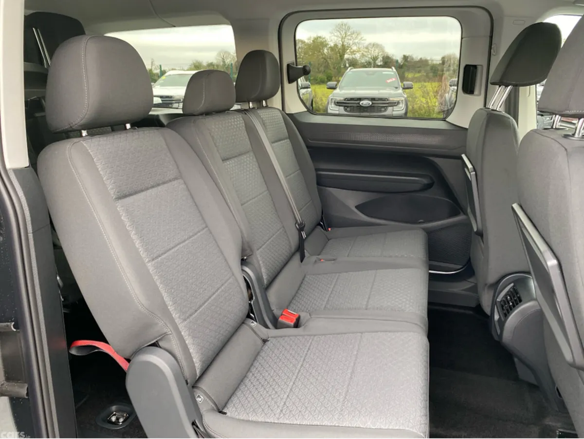 Ford Tourneo Connect MPV, Petrol Plug-in Hybrid, 2026, Grey