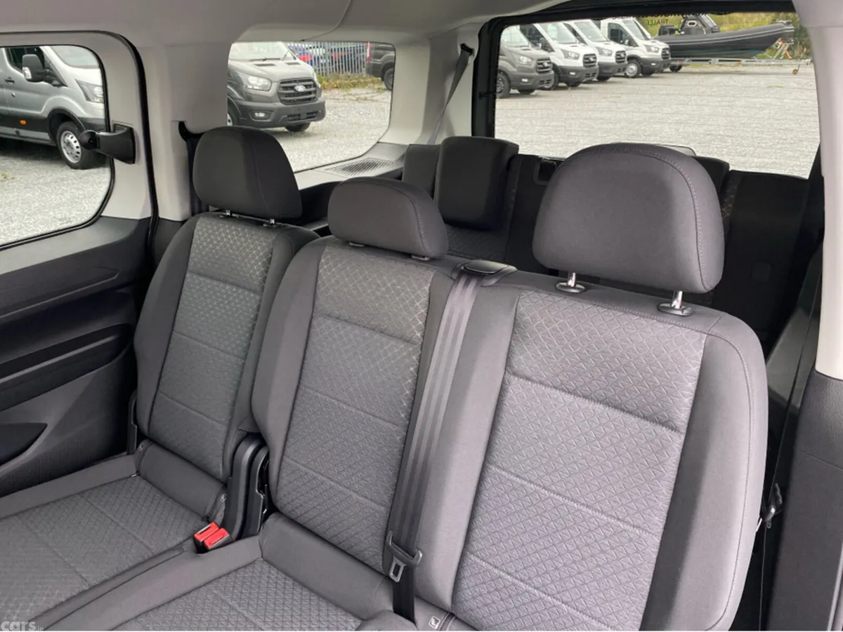 Ford Tourneo Connect MPV, Petrol Plug-in Hybrid, 2026, Grey
