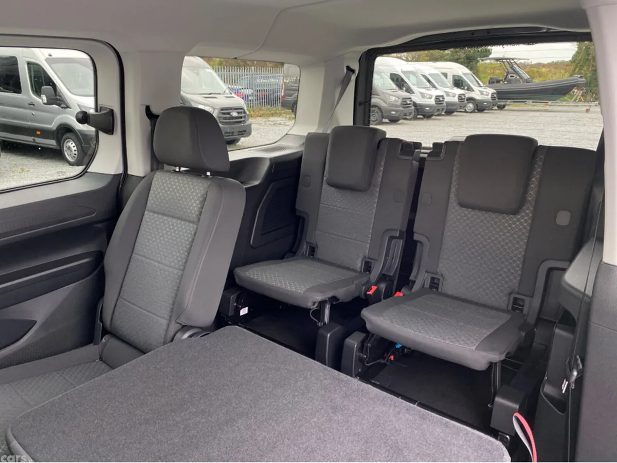 Ford Tourneo Connect MPV, Petrol Plug-in Hybrid, 2026, Grey