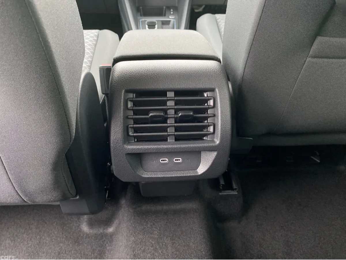 Ford Tourneo Connect MPV, Petrol Plug-in Hybrid, 2026, Grey