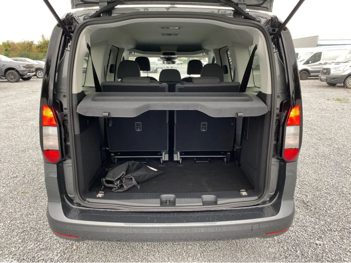 Ford Tourneo Connect MPV, Petrol Plug-in Hybrid, 2026, Grey