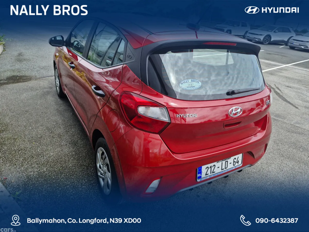 Hyundai i10 Hatchback, Petrol, 2021, Red