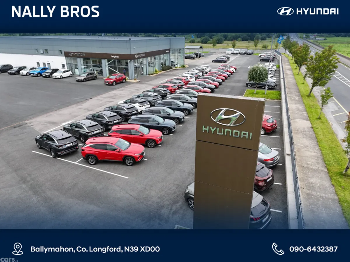 Hyundai i10 Hatchback, Petrol, 2021, Red
