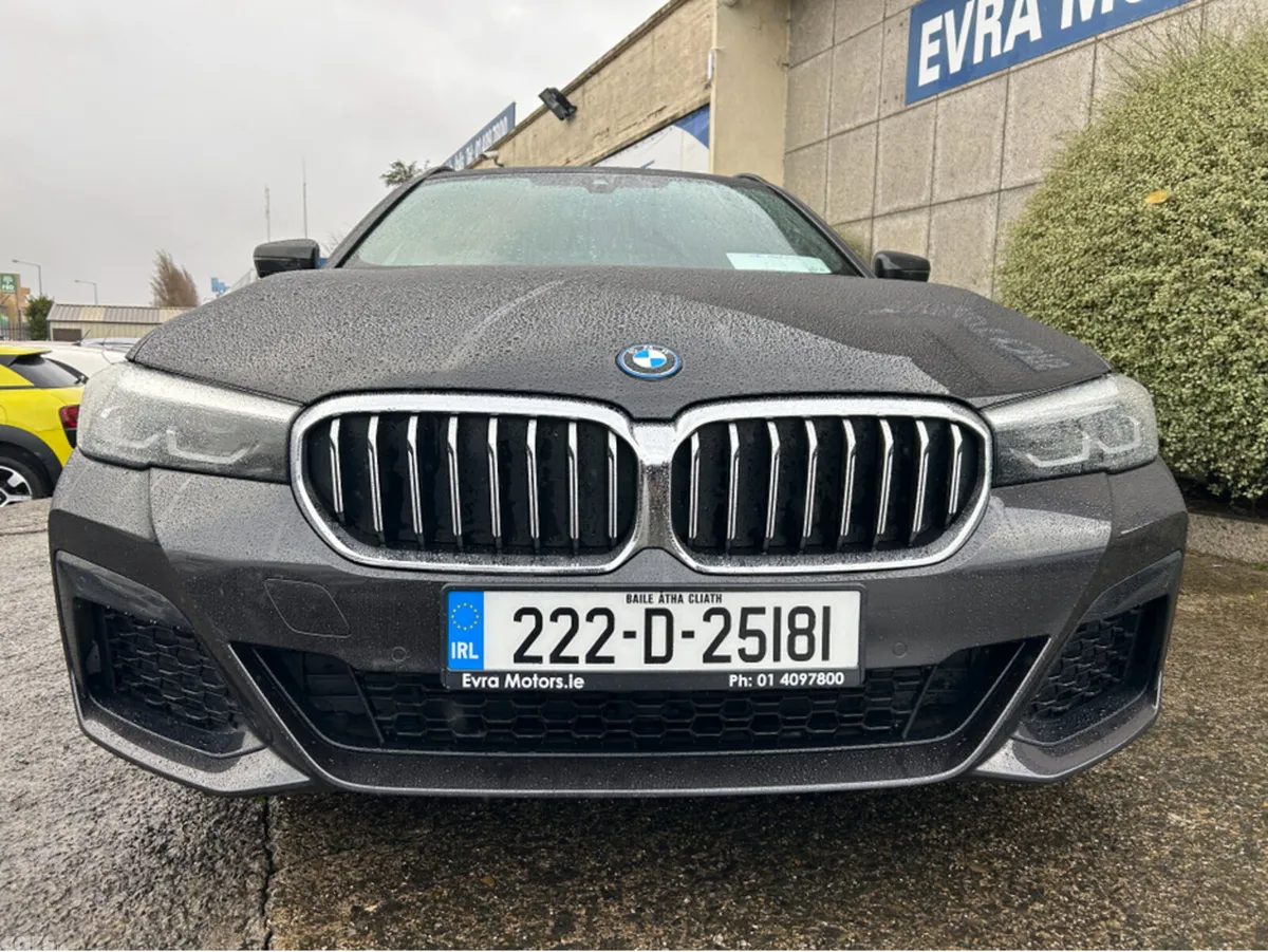 BMW 5-Series Estate, Petrol Plug-in Hybrid, 2022, Grey