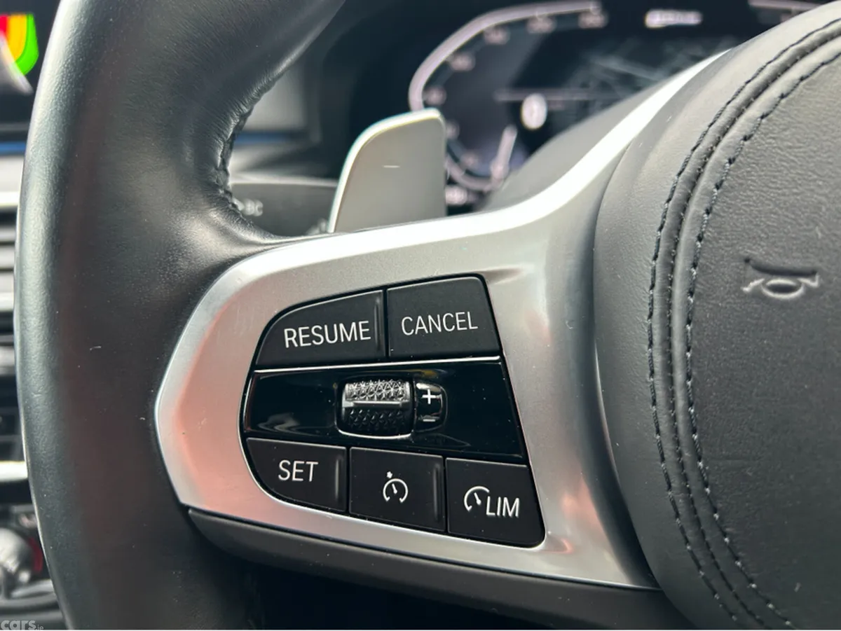 BMW 5-Series Estate, Petrol Plug-in Hybrid, 2022, Grey