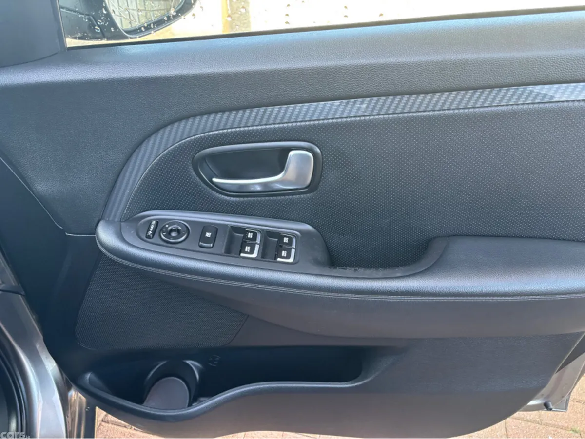 Kia Carens Estate, Diesel, 2018, Grey