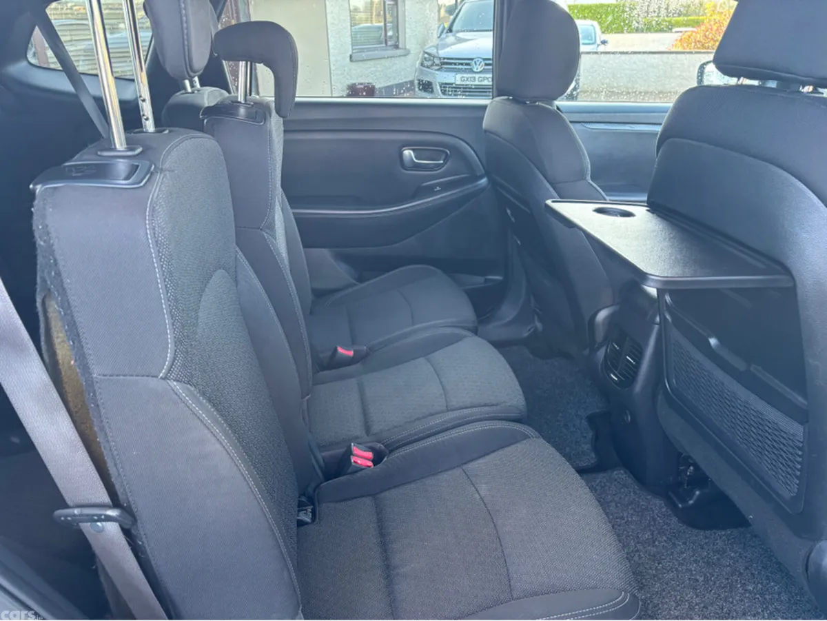 Kia Carens Estate, Diesel, 2018, Grey