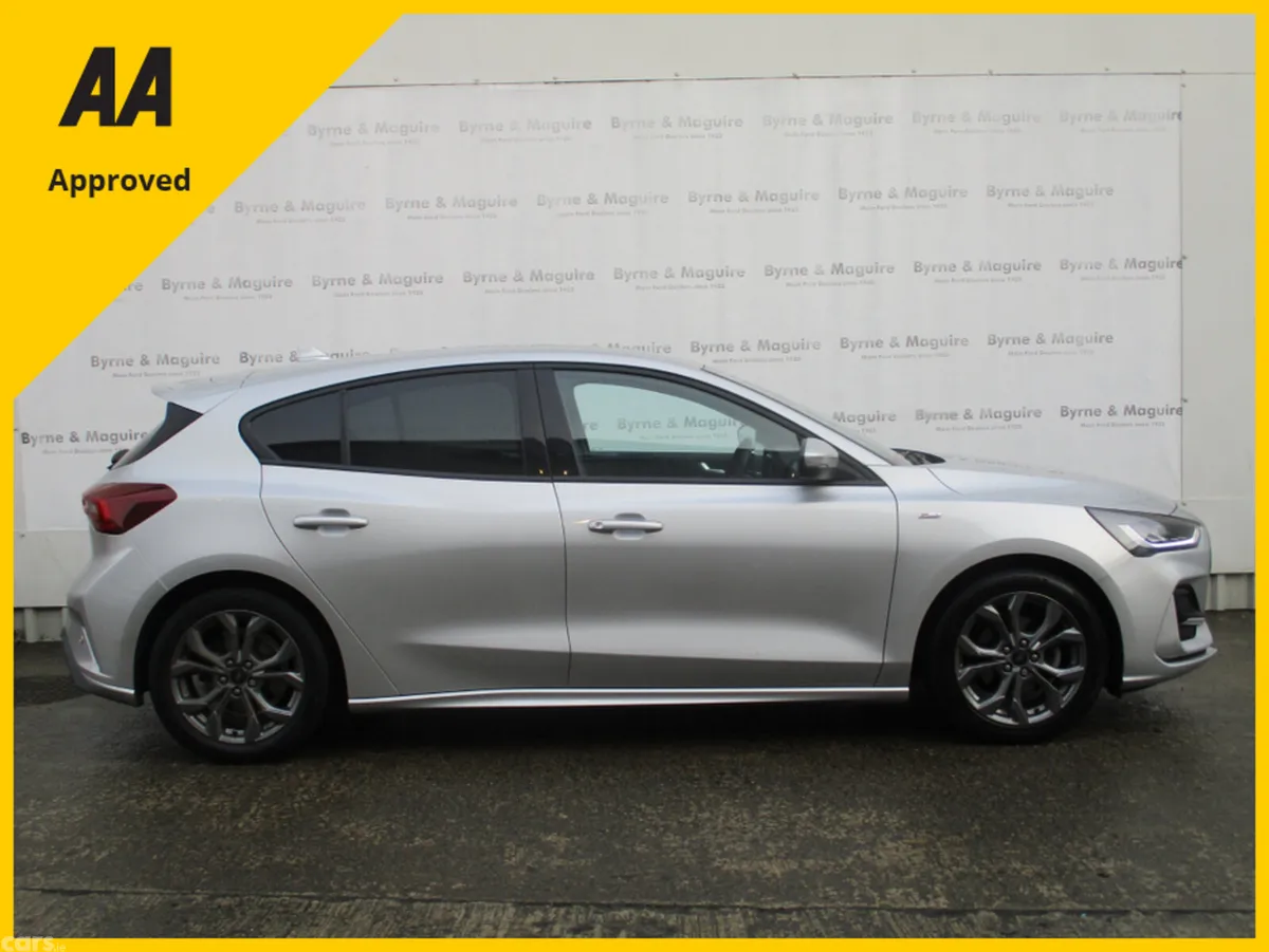 Ford Focus Hatchback, Petrol, 2023, Silver