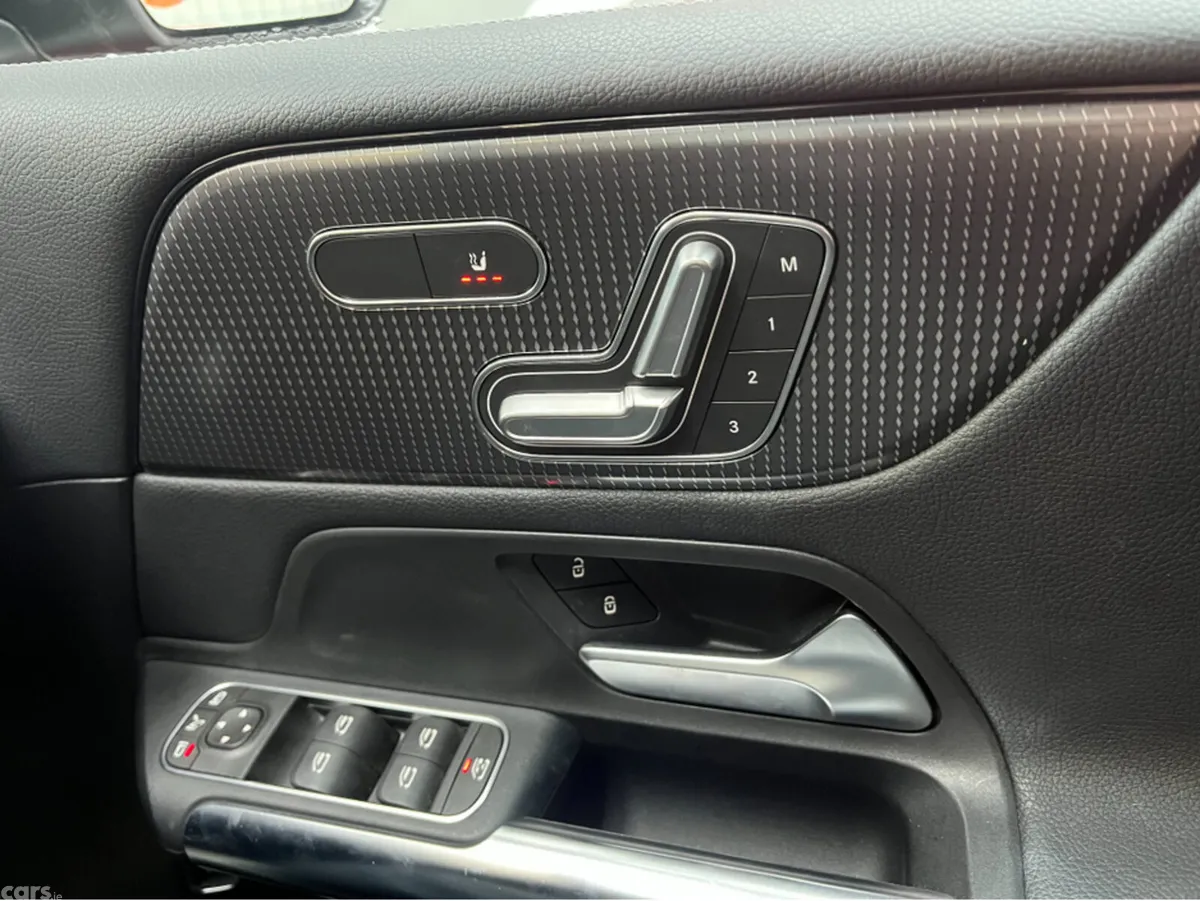 Mercedes-Benz B-Class MPV, Petrol, 2019, Red