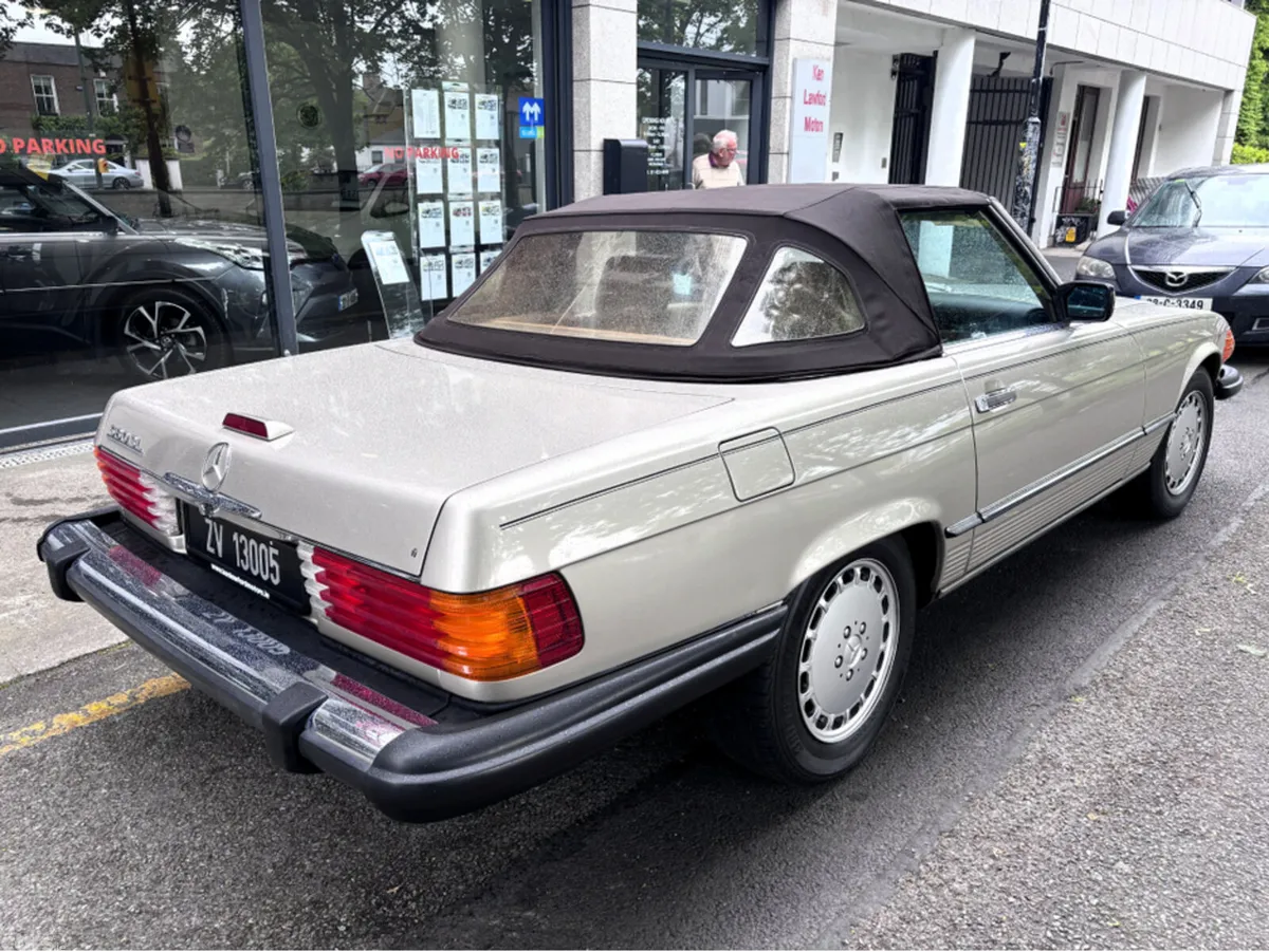 Mercedes-Benz SL-Class Coupe, Petrol, 1988, Gold
